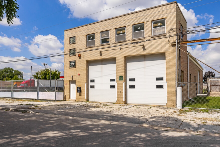 4520 Rumsey Ave, Oak Lawn, IL for sale - Primary Photo - Image 1 of 21