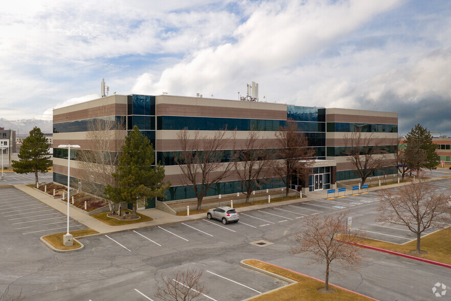 66 E Wadsworth Park Dr, Draper, UT for lease - Building Photo - Image 3 of 5