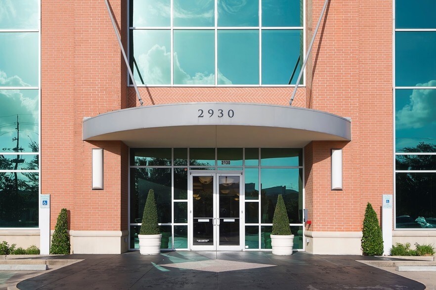 2930 W Sam Houston Pkwy N, Houston, TX for lease - Building Photo - Image 3 of 6
