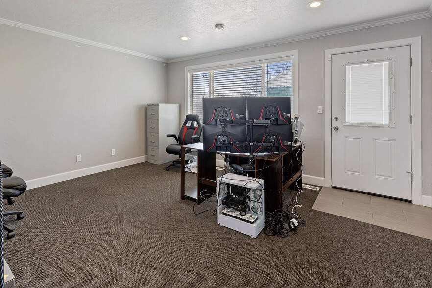 835 W 400 N, Orem, UT for sale - Interior Photo - Image 2 of 17