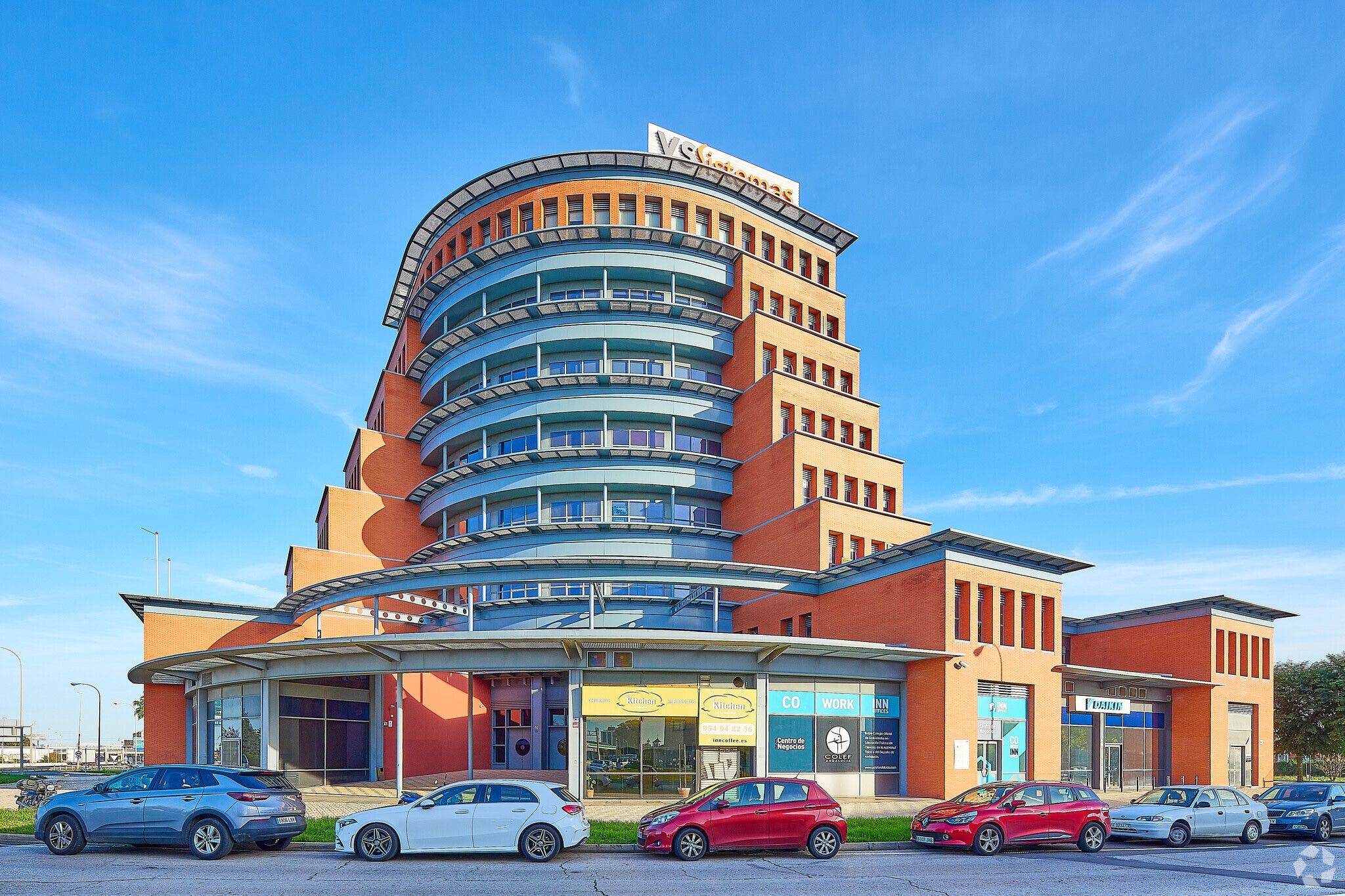 Calle Luis Fuentes Bejarano, 60, Sevilla, Sevilla for sale Primary Photo- Image 1 of 27