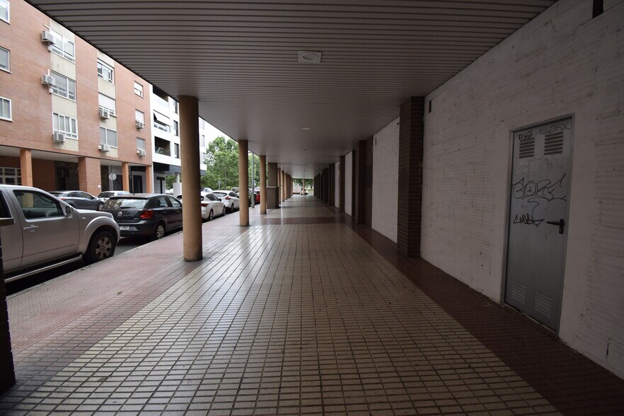 Calle Dámaso Alonso, Alcalá de Henares, Madrid for lease - Building Photo - Image 3 of 4