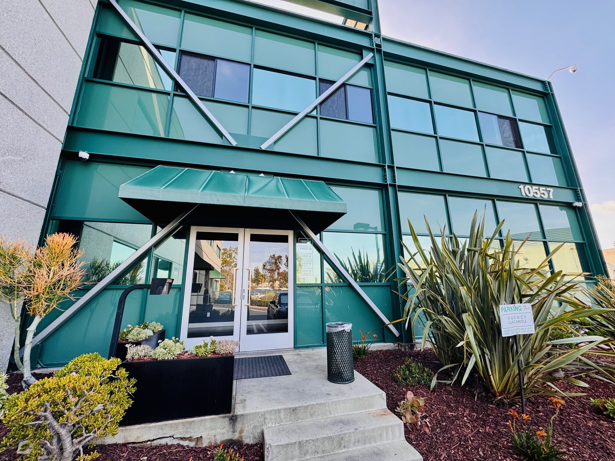 10549-10555 Jefferson Blvd, Culver City, CA for lease Interior Photo- Image 1 of 16