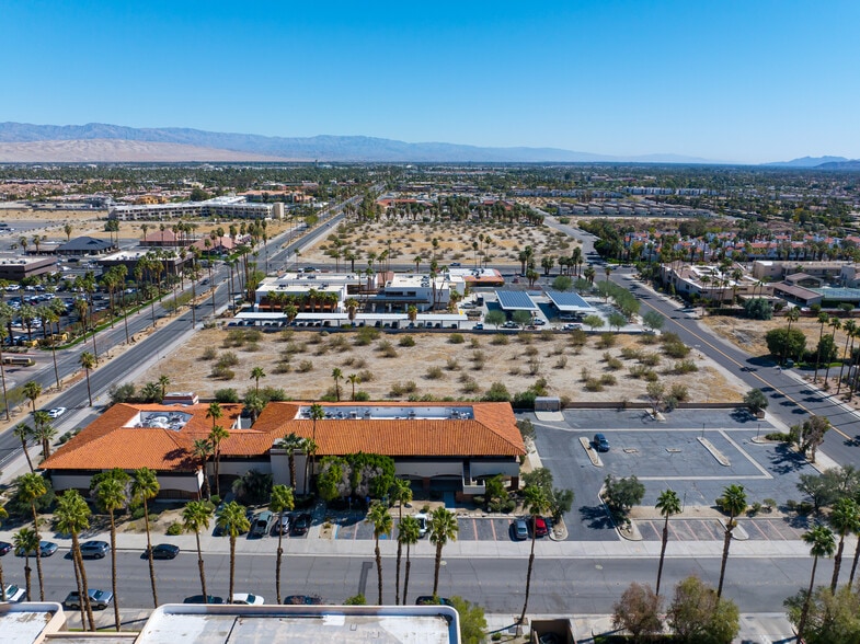 801 E Tahquitz Canyon Way, Palm Springs, CA for lease - Interior Photo - Image 2 of 9