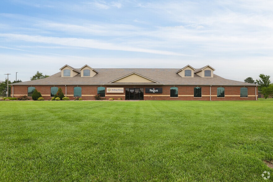 1632 E 23rd Ave, Hutchinson, KS for lease - Building Photo - Image 3 of 20