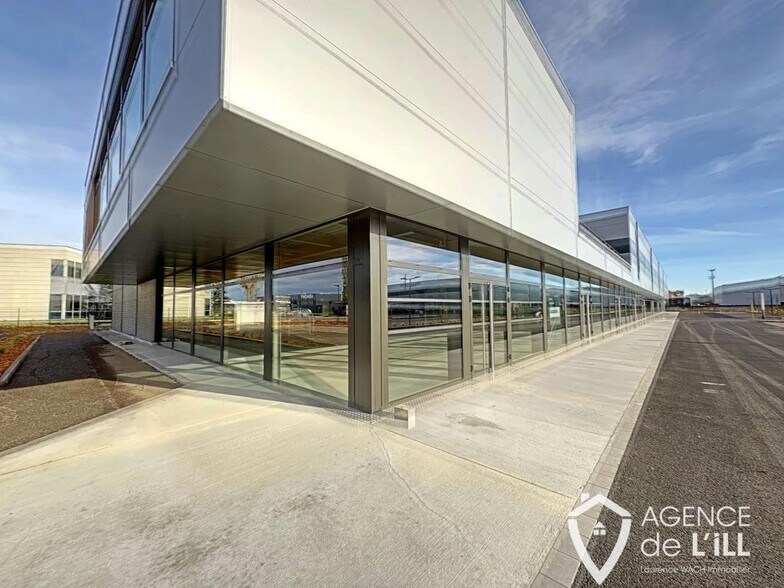 Retail in Colmar for lease - Building Photo - Image 2 of 12