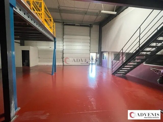 Flex in Yvrac for lease - Interior Photo - Image 1 of 3