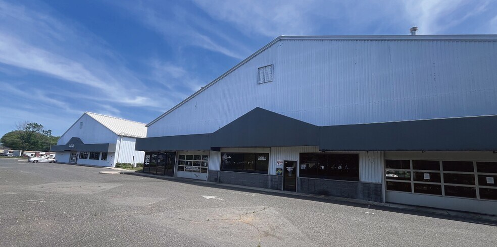 18 Cindy Ln, Tinton Falls, NJ for lease - Building Photo - Image 1 of 10