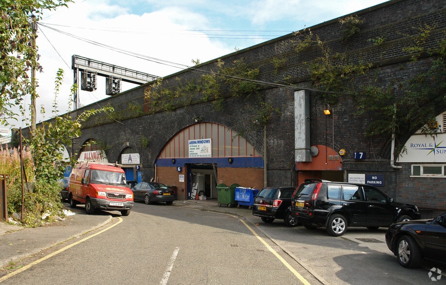 Norton St, Salford for lease - Primary Photo - Image 1 of 5