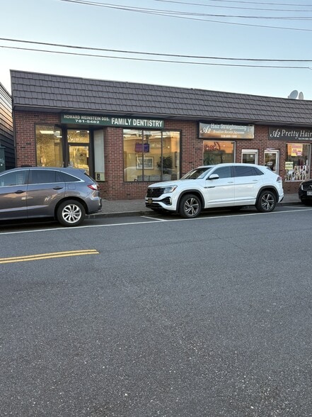 312A Bedford Ave, Bellmore, NY for sale - Building Photo - Image 2 of 19