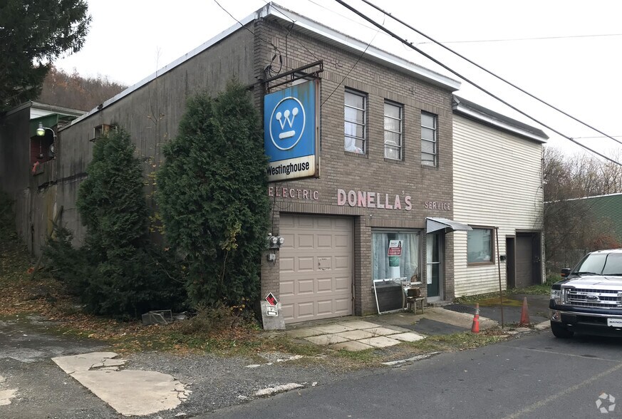 1112 E Mahanoy St, Mahanoy City, PA 17948