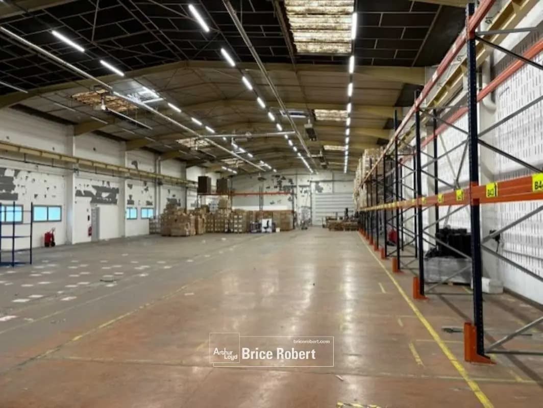 Flex in Miribel for lease Interior Photo- Image 1 of 5