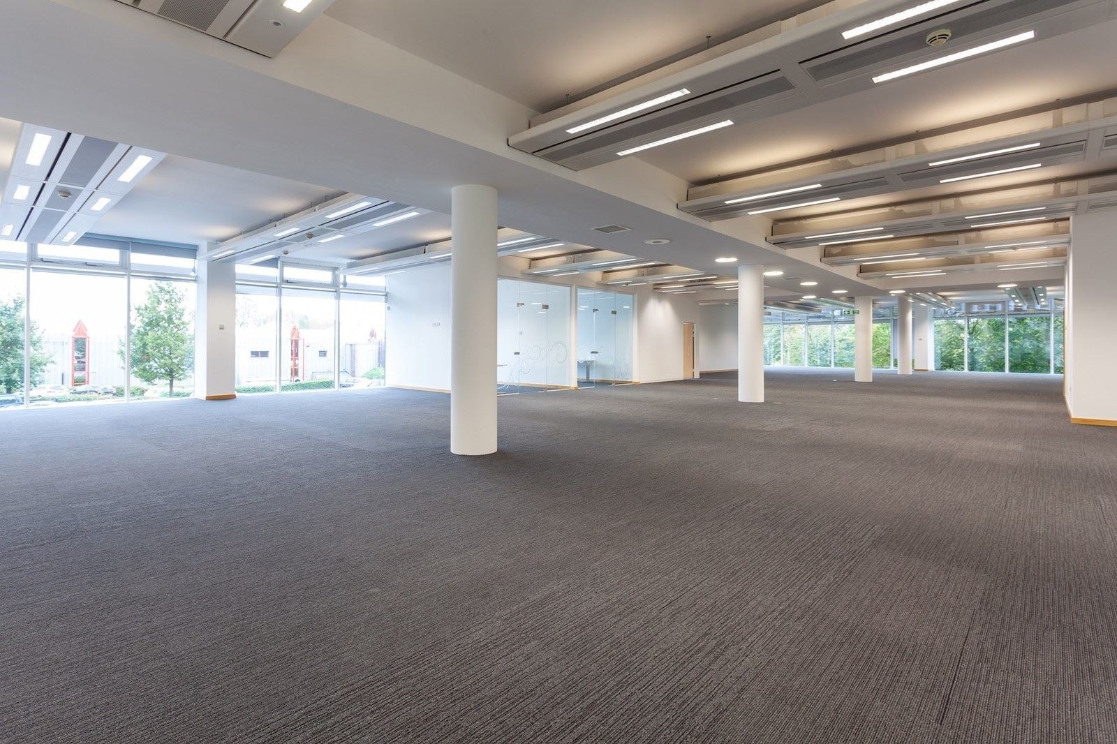 Park Ave, Almondsbury for lease Interior Photo- Image 1 of 3