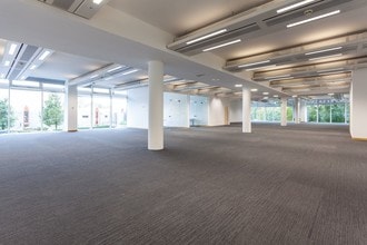 Park Ave, Almondsbury for lease Interior Photo- Image 1 of 3