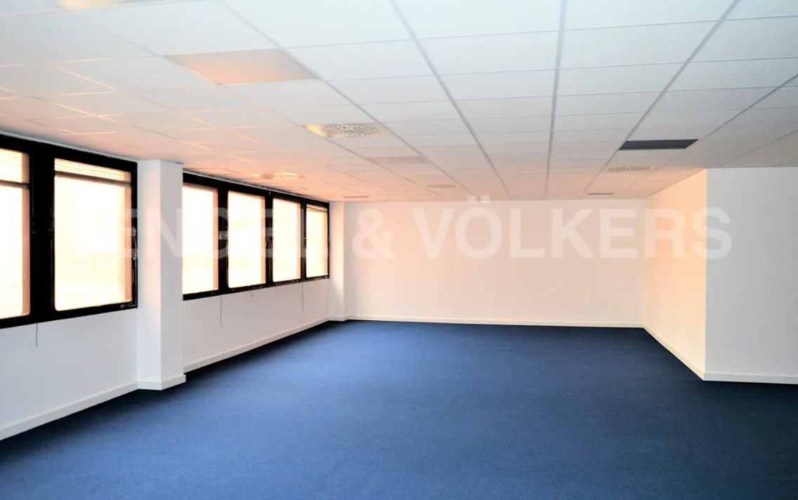 Barcelona, BAR 08006 -  -  - Interior Photo - Image 1 of 9