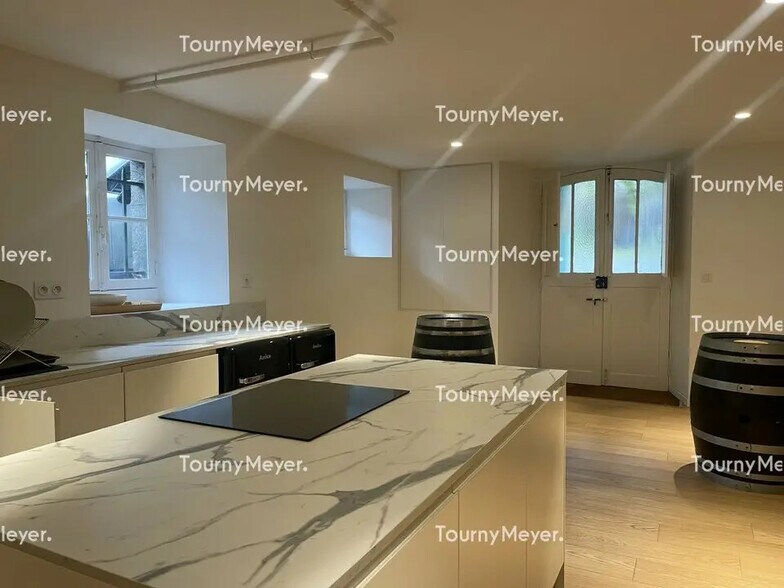 Office in Rennes for lease - Interior Photo - Image 2 of 2