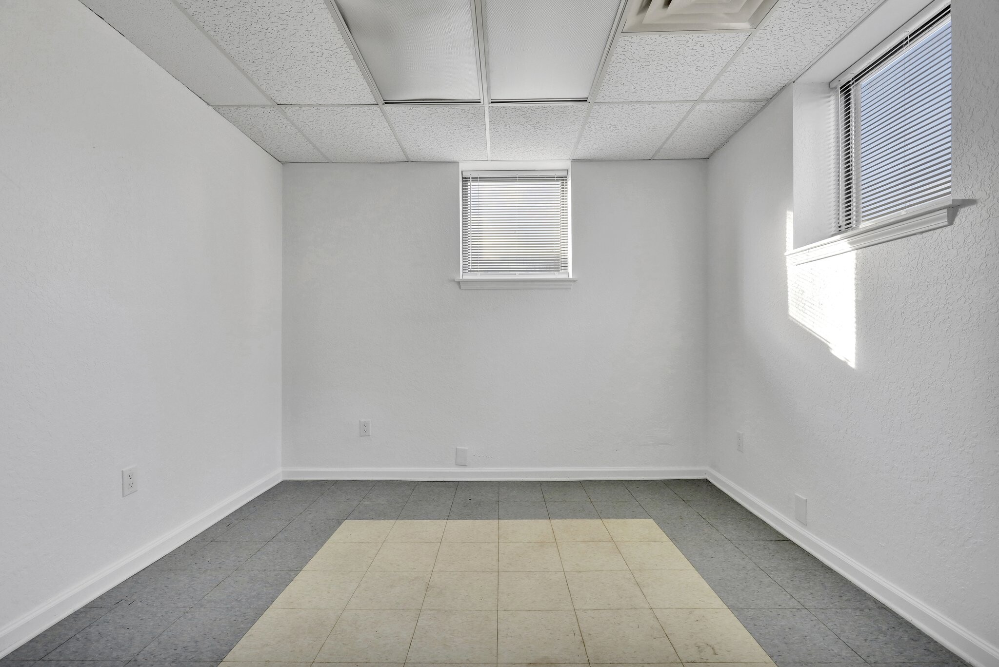 835 Louisa St, Lansing, MI for lease Interior Photo- Image 1 of 1