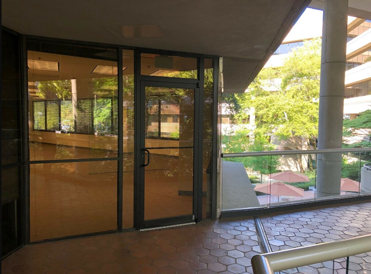 5901 Peachtree Dunwoody Rd NE, Atlanta, GA for lease Building Photo- Image 1 of 6