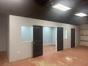 6745 N Old Dixie Hwy, Fort Pierce, FL for lease Interior Photo- Image 2 of 15