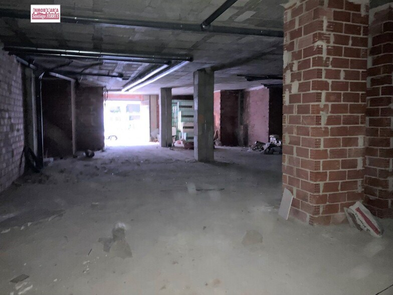 Retail in Almussafes for sale - Building Photo - Image 2 of 7