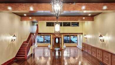 117 W Walnut St, Rogers, AR for sale Interior Photo- Image 1 of 34