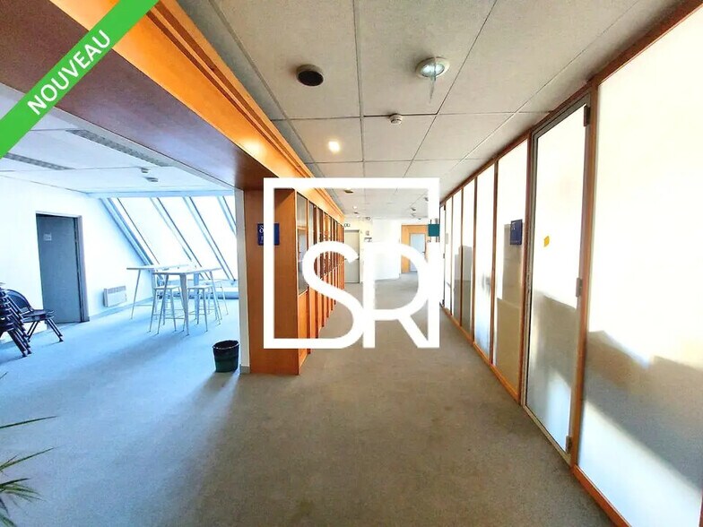 Office in Clermont-Ferrand for lease - Interior Photo - Image 1 of 12