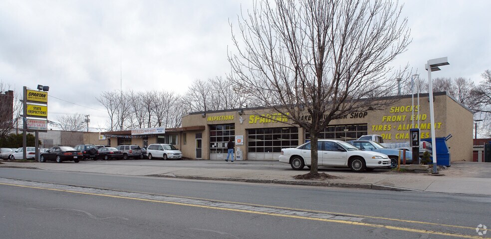 604 606 Main St Holyoke Ma 01040 Property Record Loopnet Com