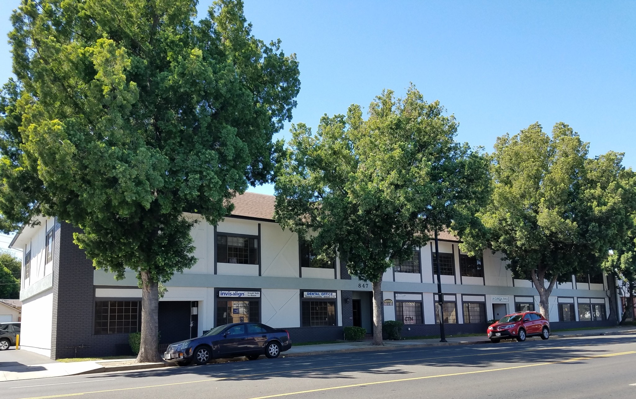 847 N Hollywood Way, Burbank, CA for lease Primary Photo- Image 1 of 4