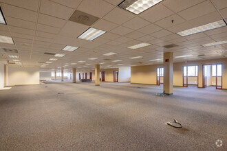 1391 Corporate Dr, Mchenry, IL for sale Interior Photo- Image 2 of 2