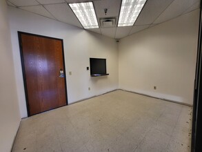 7920 Elmbrook Dr, Dallas, TX for lease Building Photo- Image 1 of 5