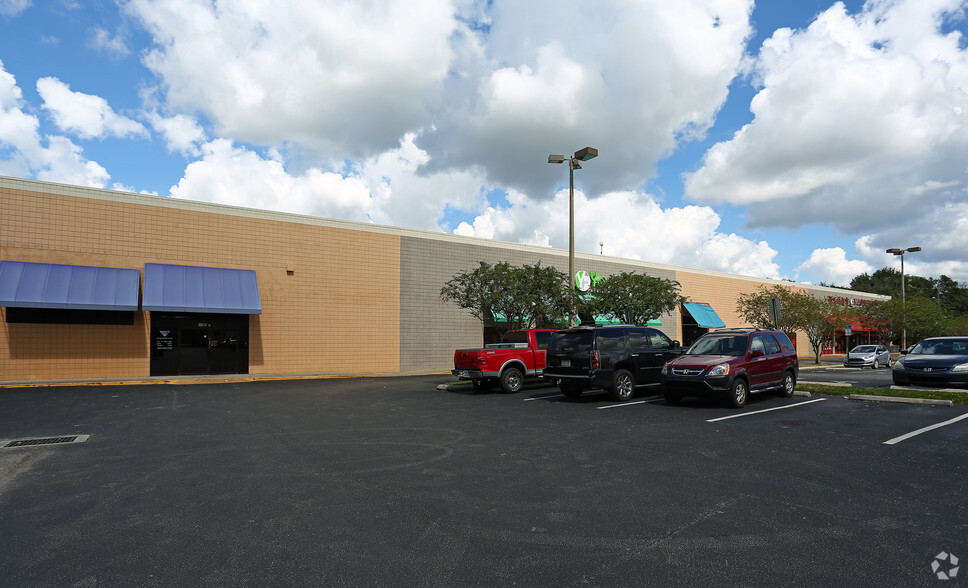 1120 E Fowler Ave, Tampa, FL for lease - Building Photo - Image 3 of 5