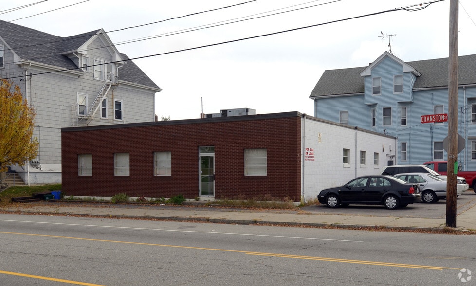 952 Cranston St, Cranston, RI for sale - Primary Photo - Image 1 of 1