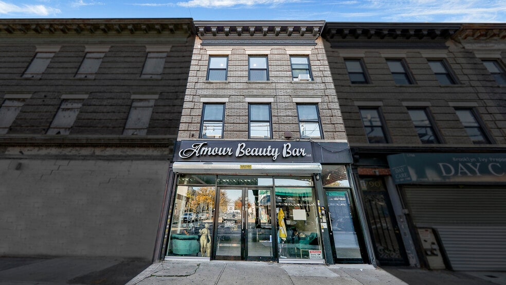 1792 Broadway, Brooklyn, NY for lease - Primary Photo - Image 1 of 39