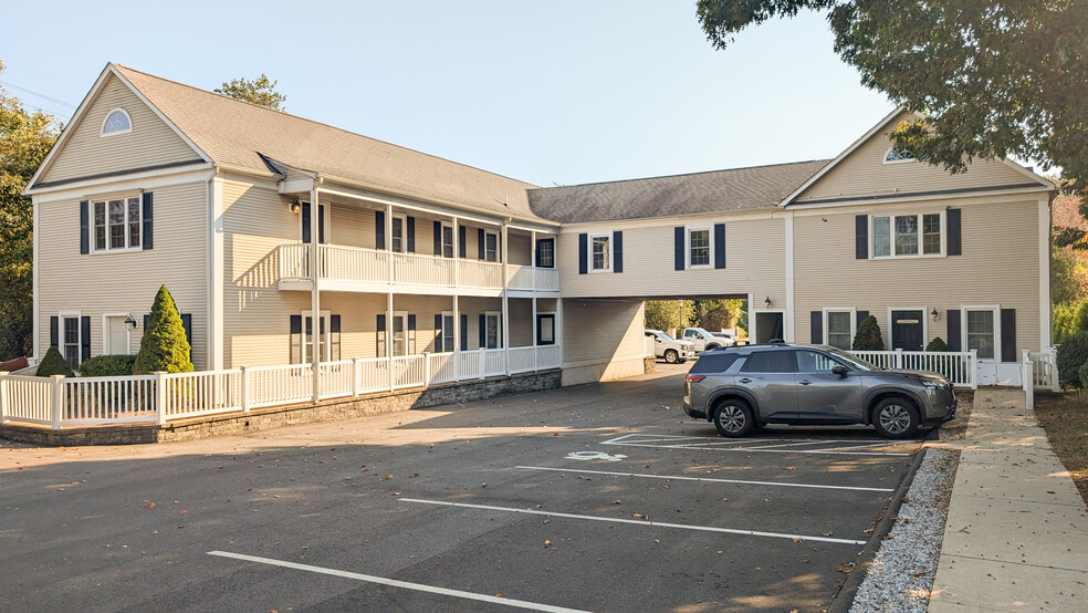 123 Elm St, Old Saybrook, CT for sale - Building Photo - Image 1 of 1