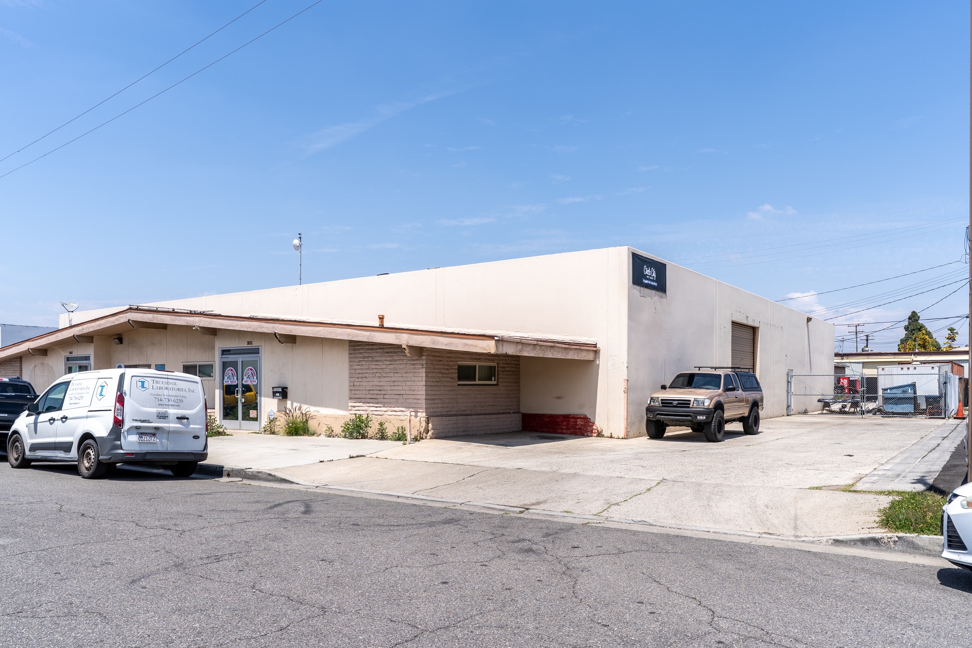 931-945 W Hoover Ave, Orange, CA for sale Building Photo- Image 1 of 22