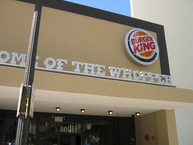 50 W Flagler St, Miami, FL for lease - Building Photo - Image 3 of 17