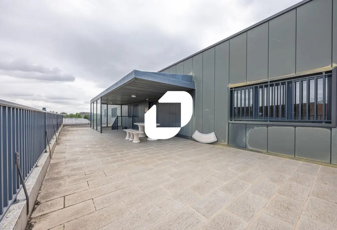 Office in Chanteloup-en-Brie for lease Building Photo- Image 1 of 11