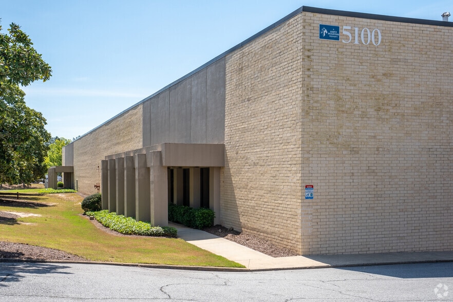 5100 Tulane Dr SW, Atlanta, GA for lease - Primary Photo - Image 1 of 5