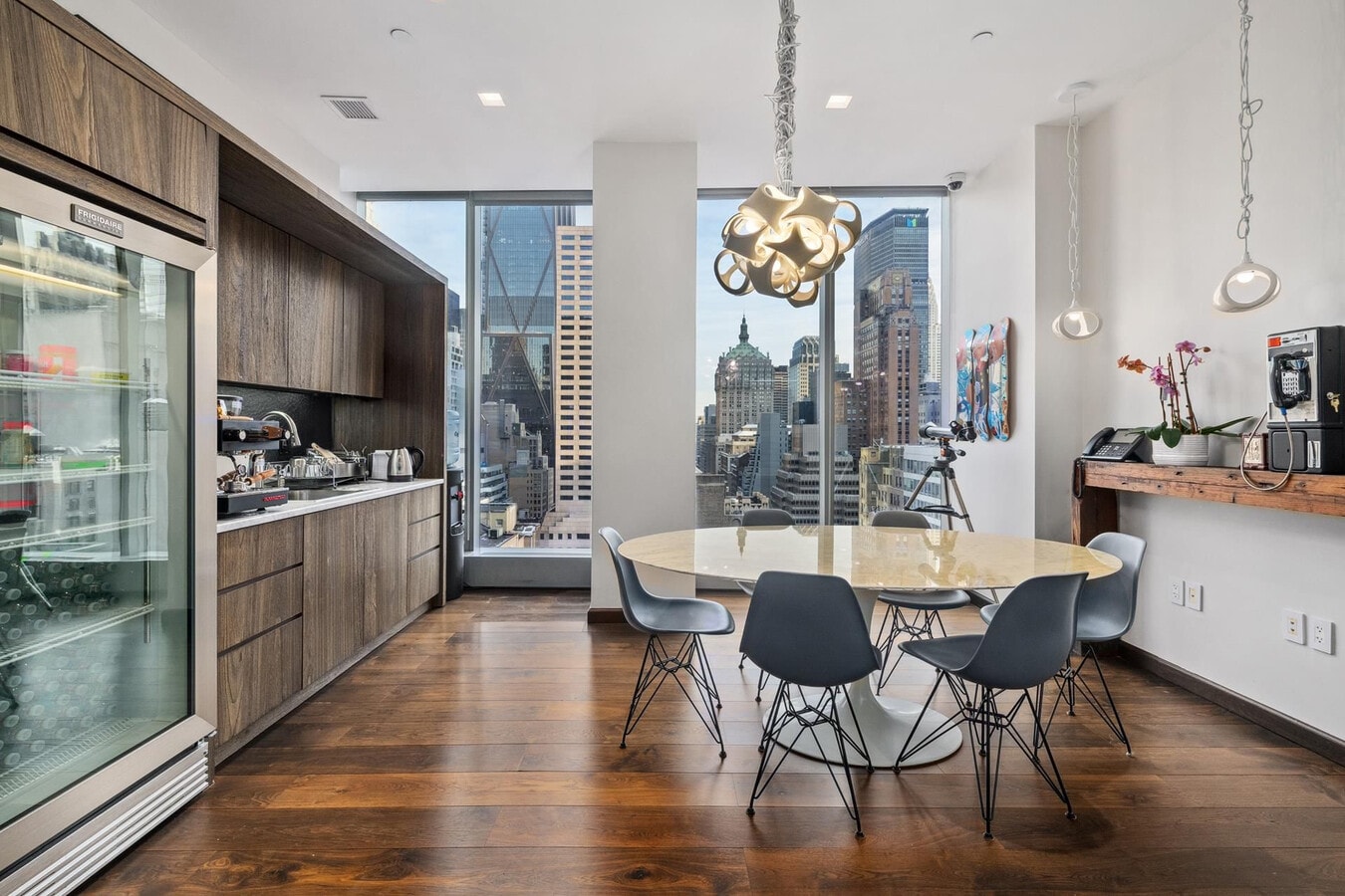 50 W 47th St, New York, NY 10036 - Unit 1808 - - Interior Photo - Image 1 of 16