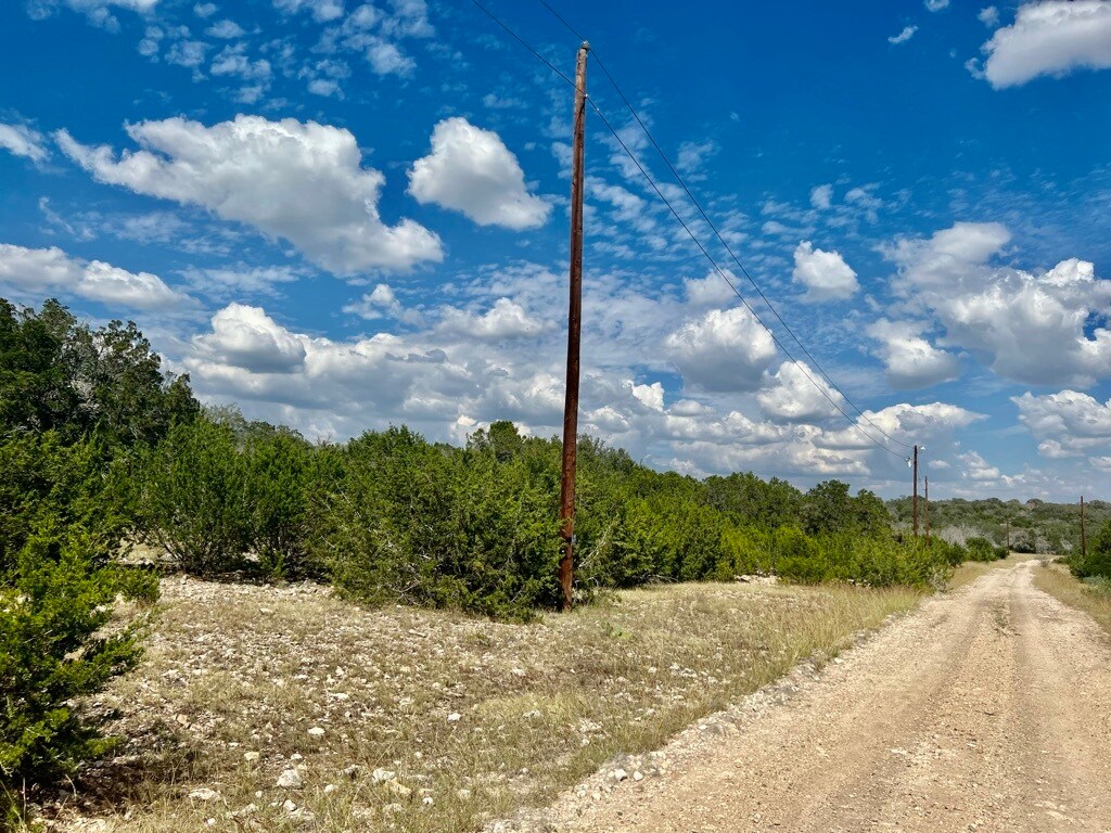80 acres in Rockspring, Rocksprings, TX 78880 80 acres in Rocksprings