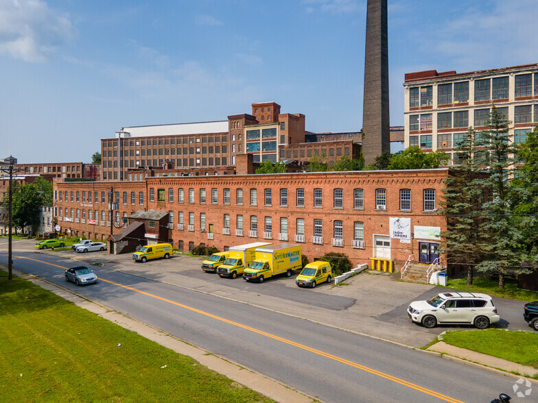 100-140 Church St, Amsterdam, NY for lease - Primary Photo - Image 1 of 3