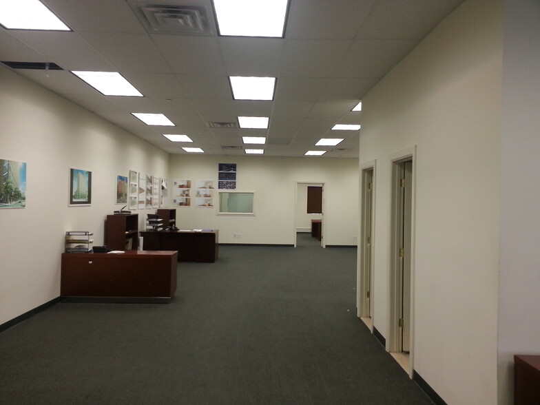 42-52 Broadway, Brooklyn, NY for lease - Building Photo - Image 2 of 9