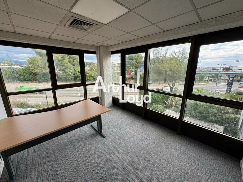 Office in Antibes for lease - Interior Photo - Image 3 of 6