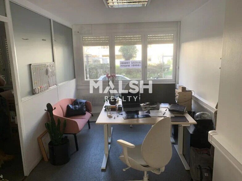 Office in Lyon for lease - Interior Photo - Image 2 of 10
