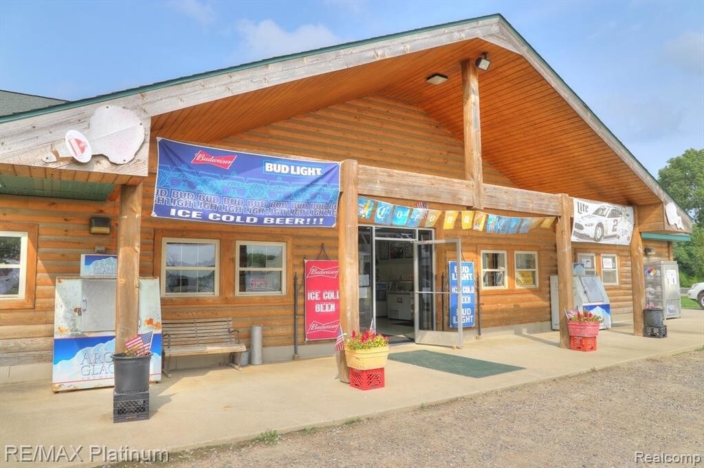 13100 Territorial Rd, Stockbridge, MI 49285