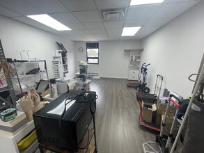 111 Grand Ave, Palisades Park, NJ for lease Interior Photo- Image 2 of 6