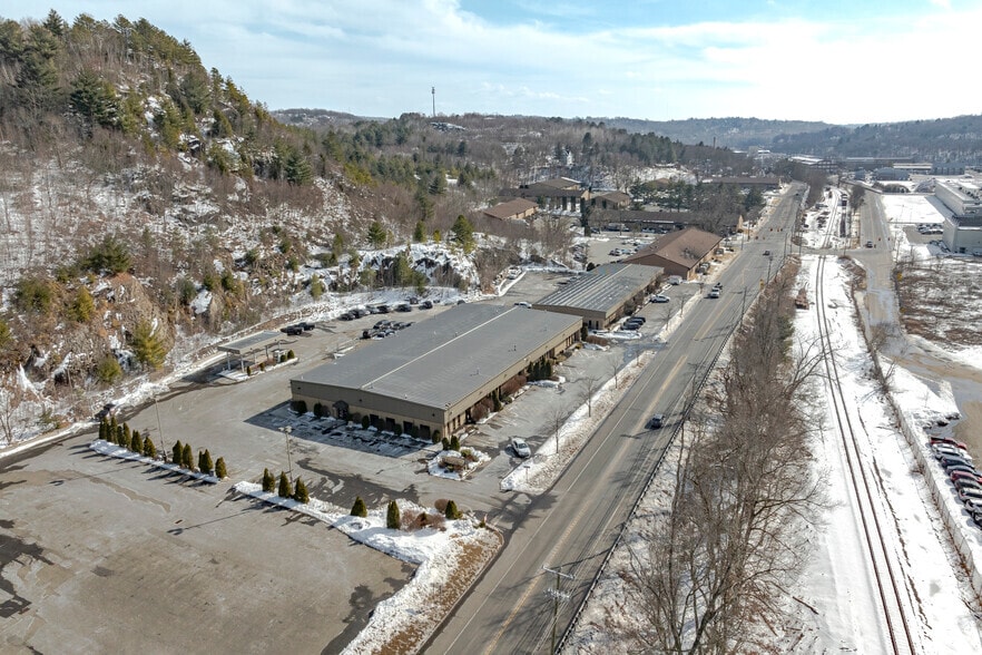 2200 Thomaston Ave, Waterbury, CT for lease - Building Photo - Image 3 of 7