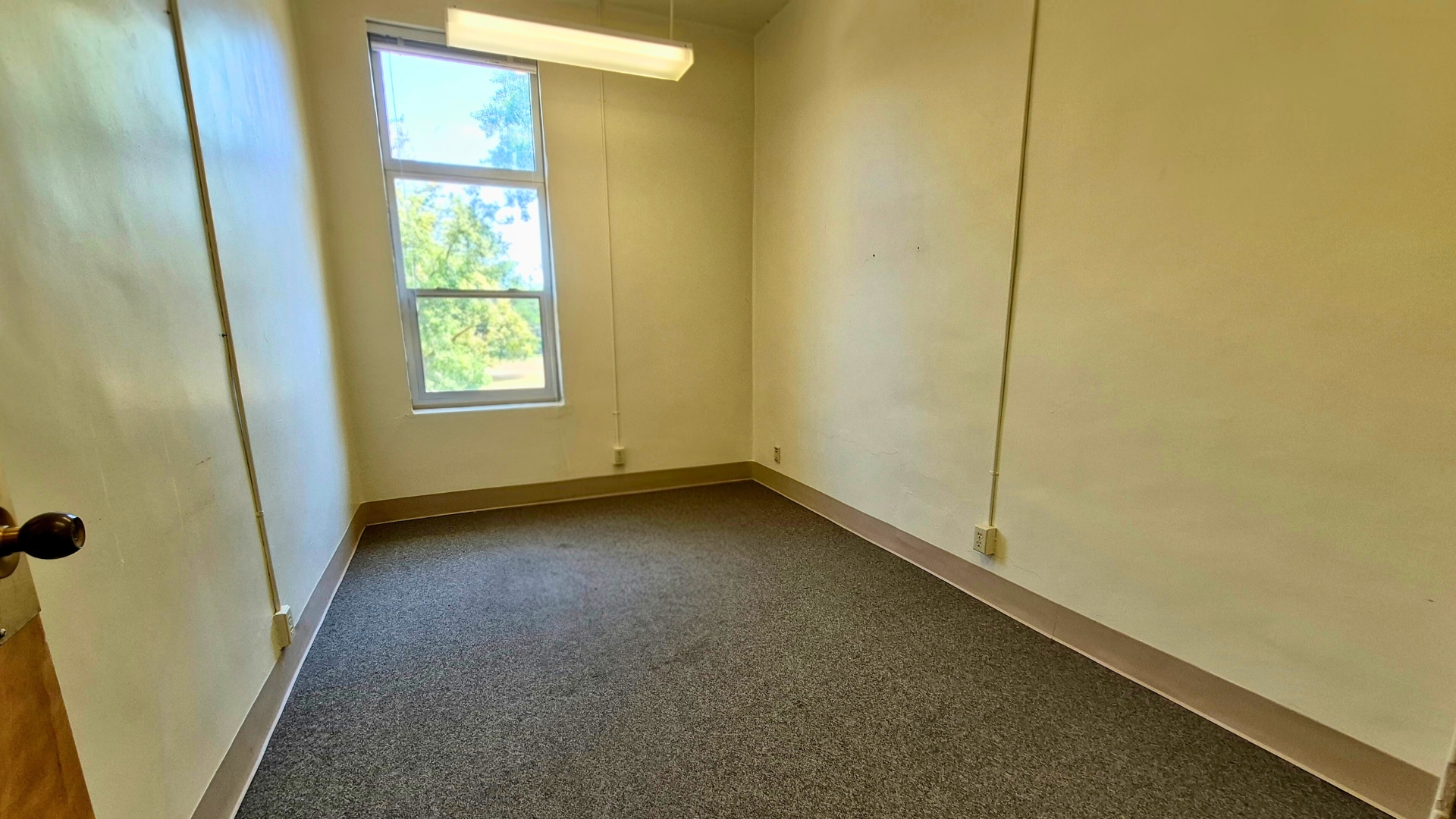 1801 Hub Dr, Sedro Woolley, WA for lease Interior Photo- Image 1 of 5