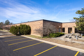 701 Woodlands Pky, Vernon Hills, IL for sale Building Photo- Image 2 of 3