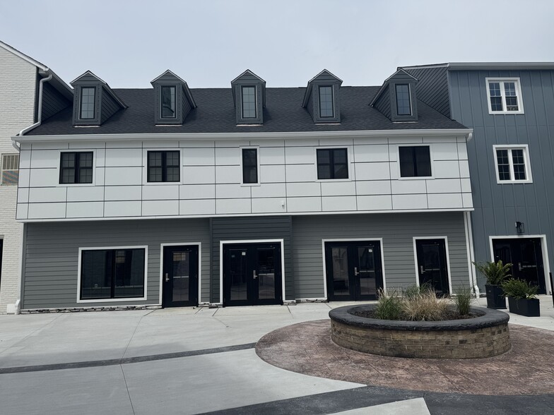 1232-1300 Weathervane Ln, Akron, OH for lease - Building Photo - Image 1 of 7